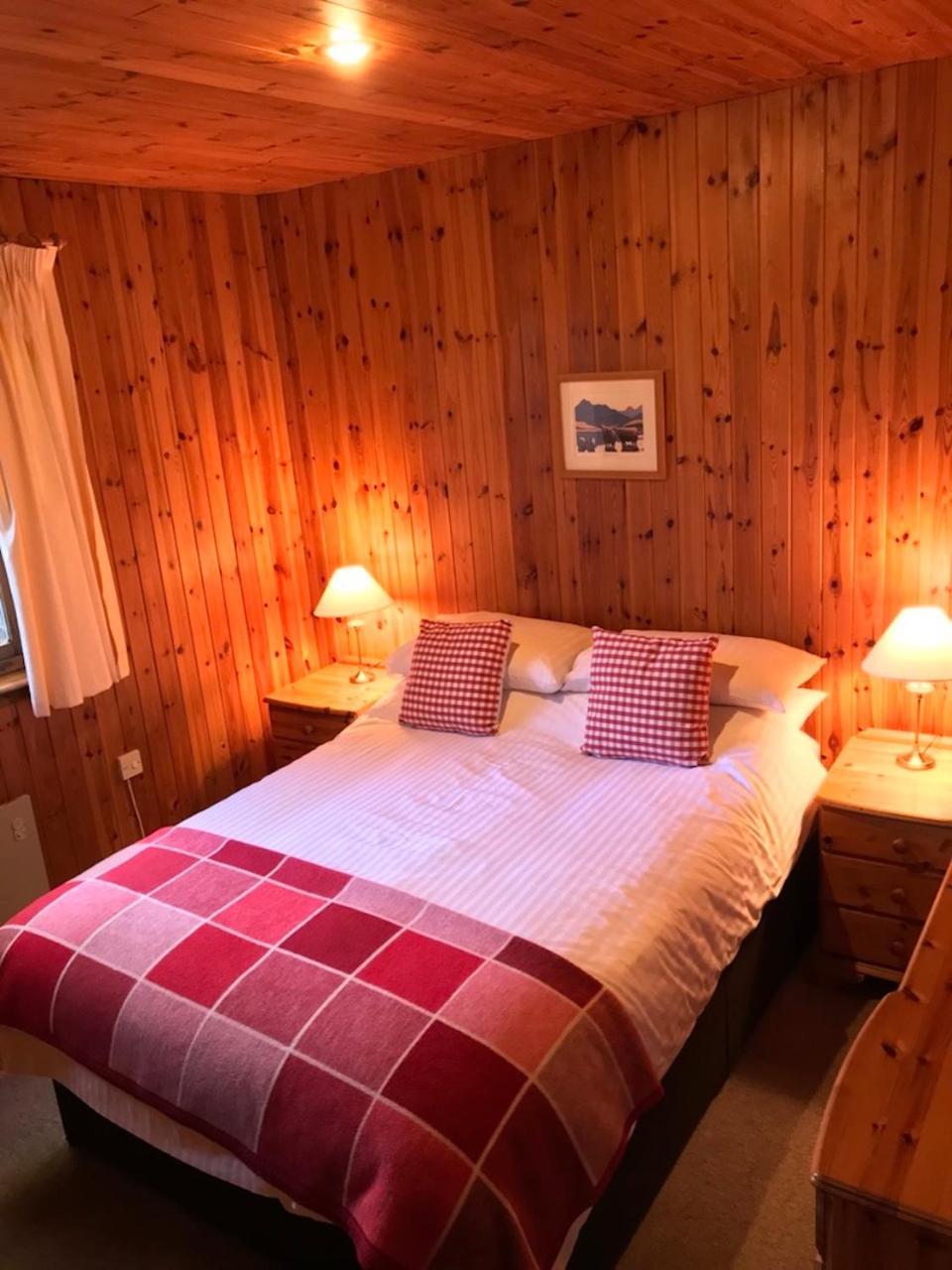 Tullochwood Lodges Форрес Экстерьер фото